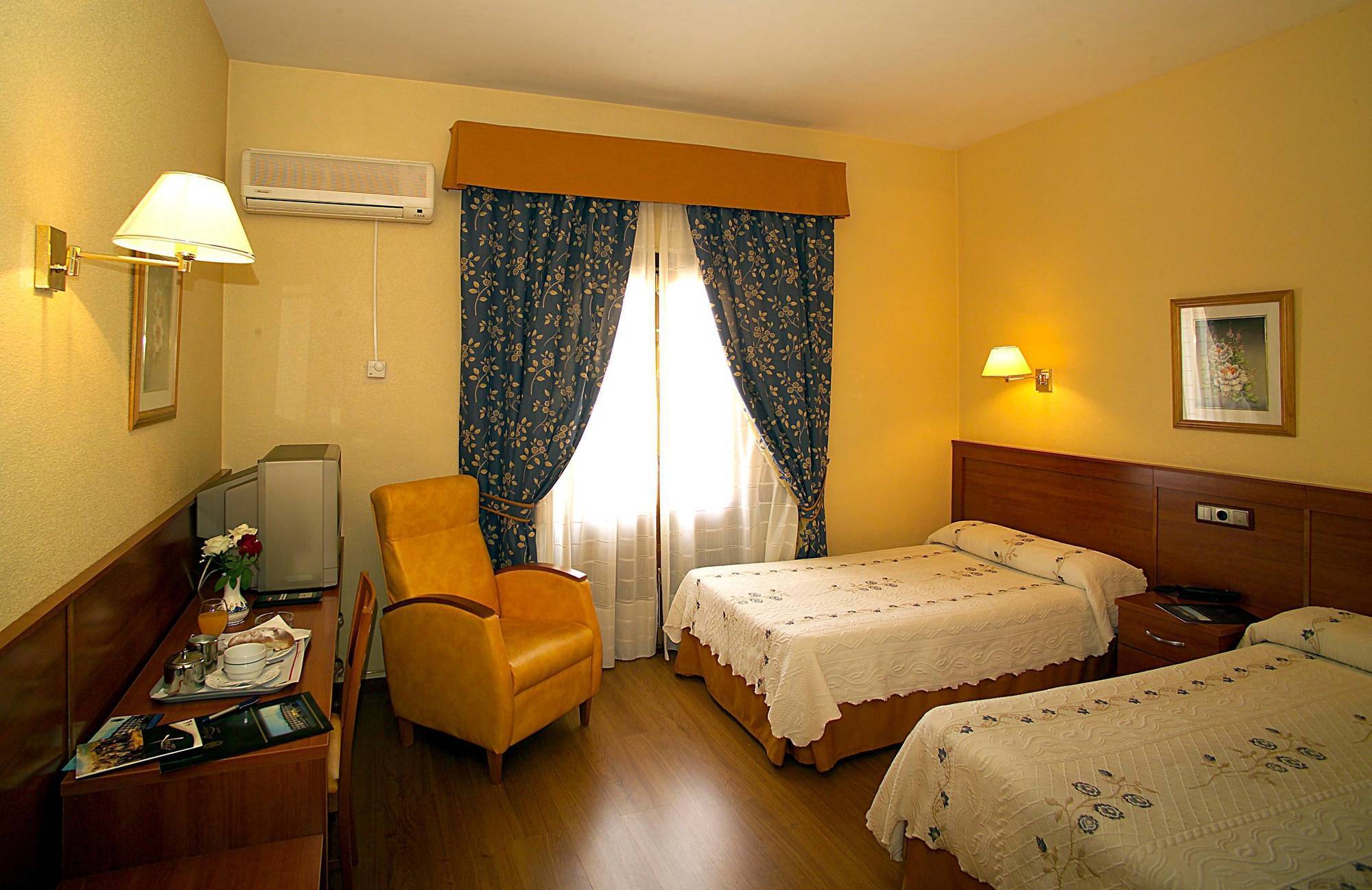 Hotel Zodiaco Bailen Room photo